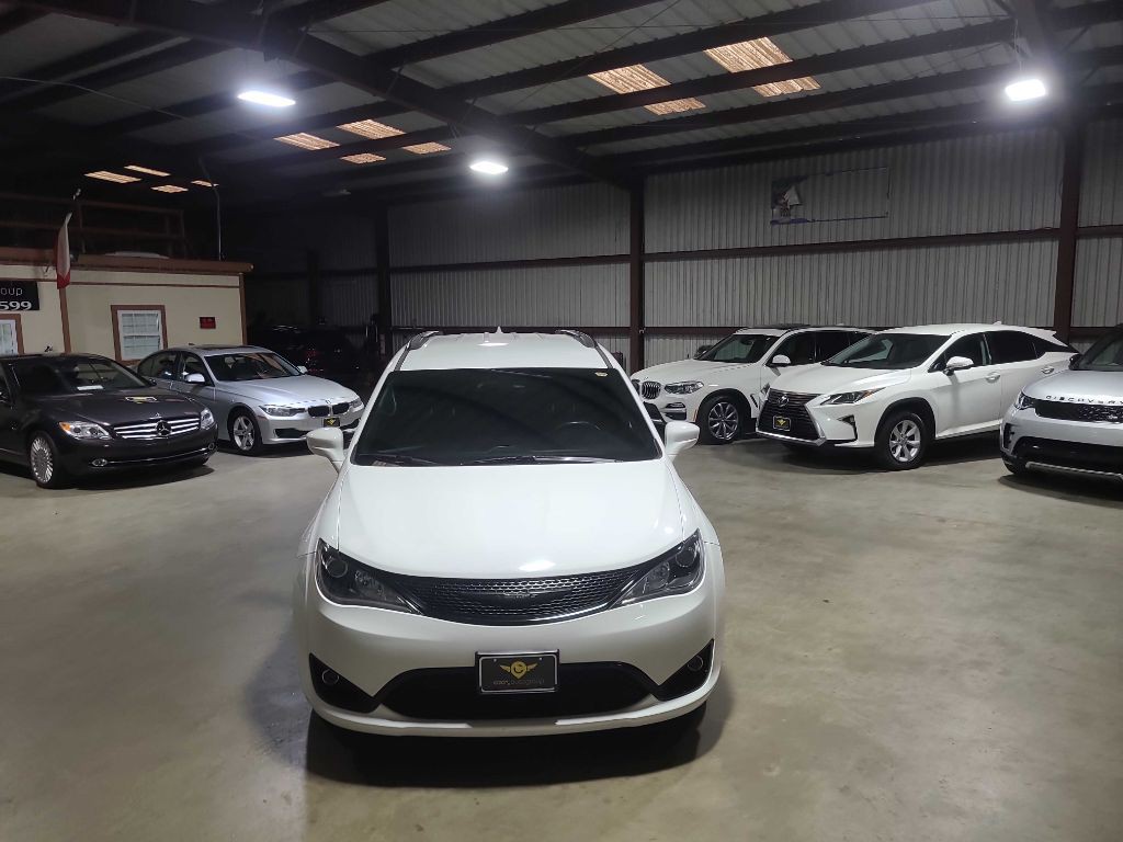 2018 Chrysler Pacifica Image 16