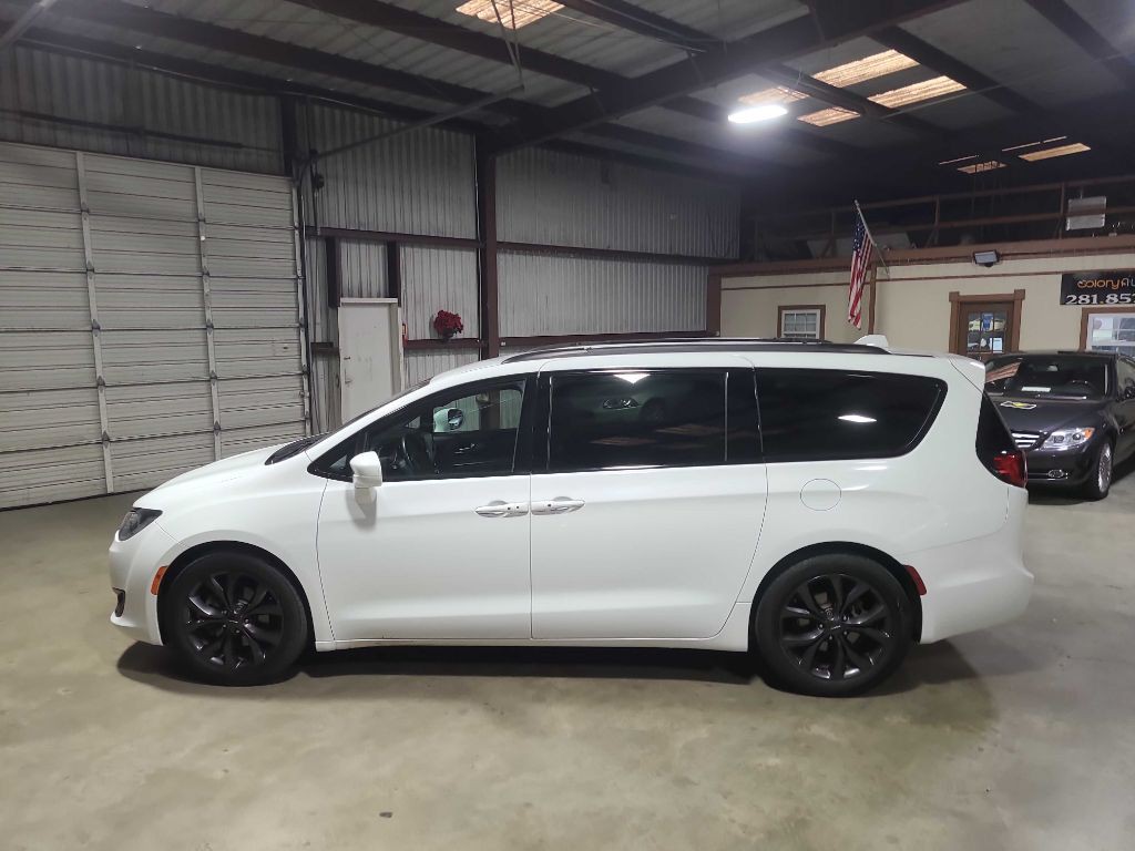 2018 Chrysler Pacifica Image 19