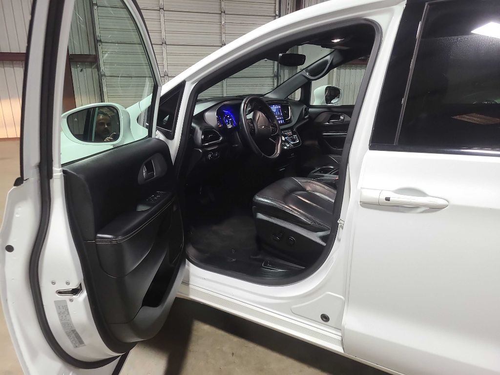 2018 Chrysler Pacifica Image 20