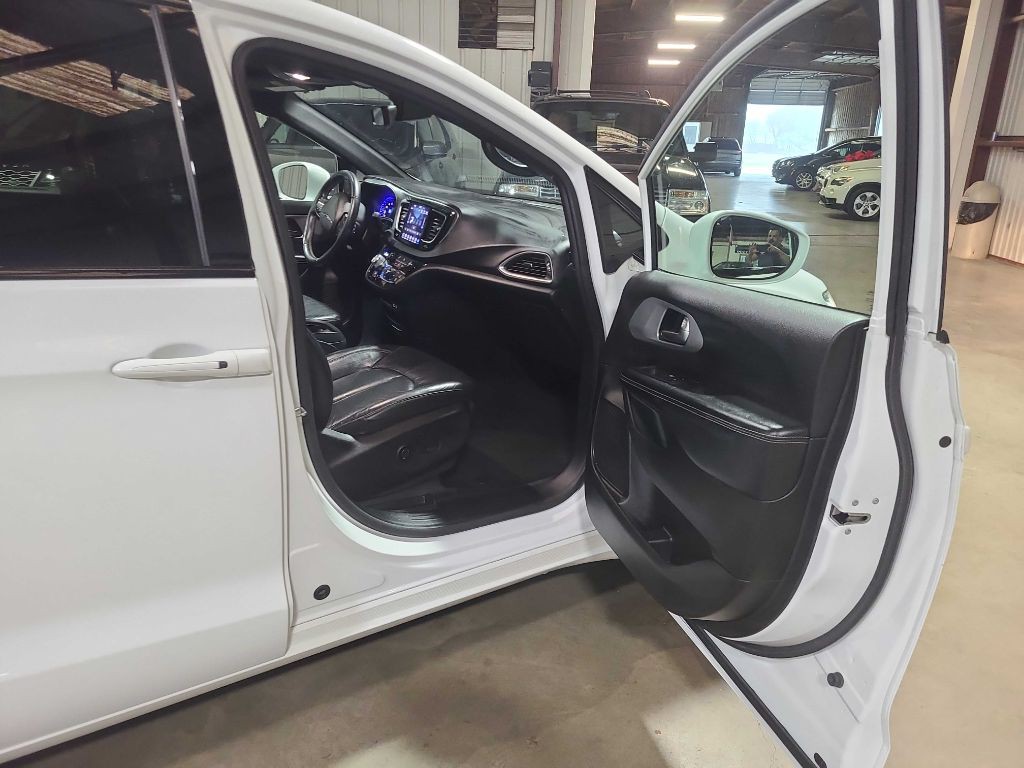 2018 Chrysler Pacifica Image 29