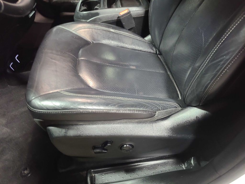 2018 Chrysler Pacifica Image 33