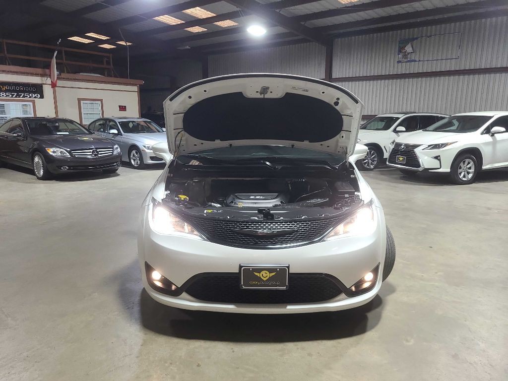 2018 Chrysler Pacifica Image 41