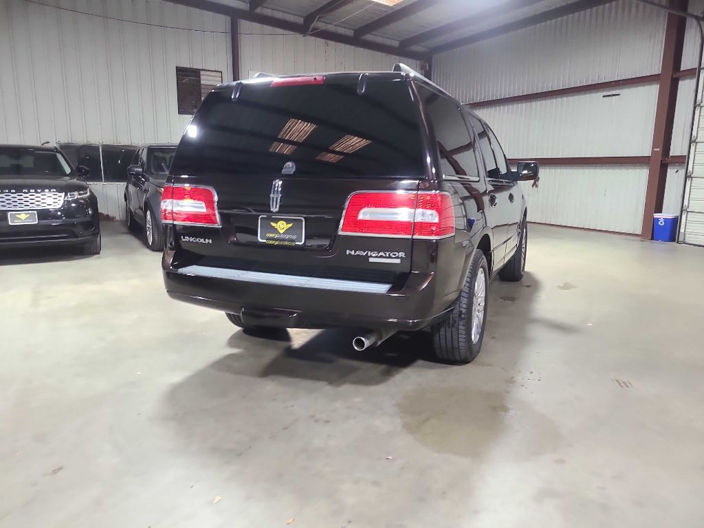 2013 Lincoln Navigator Image 9