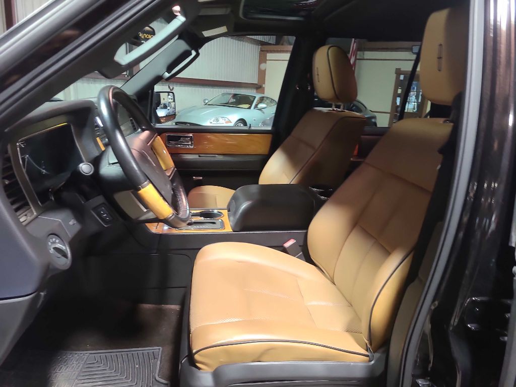 2013 Lincoln Navigator Image 23