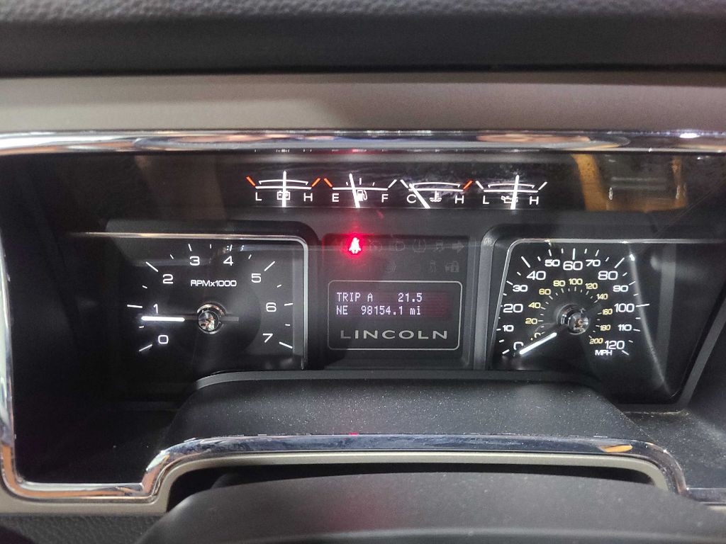 2013 Lincoln Navigator Image 38