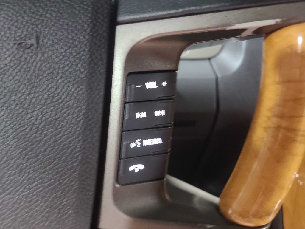 2013 Lincoln Navigator Image 39