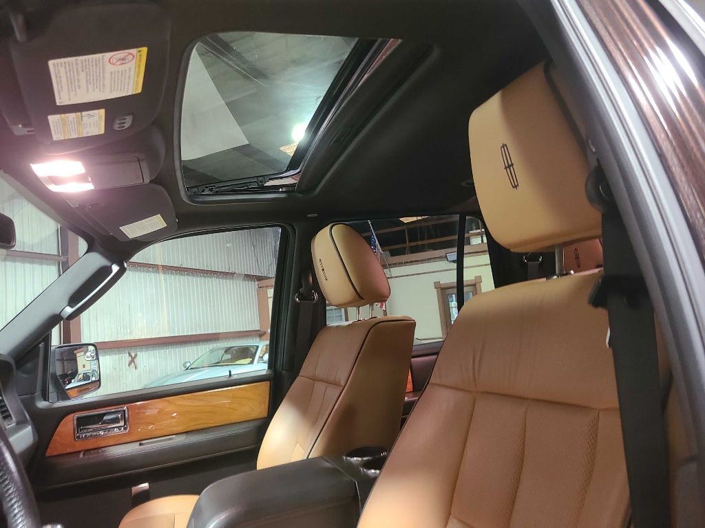 2013 Lincoln Navigator Image 45