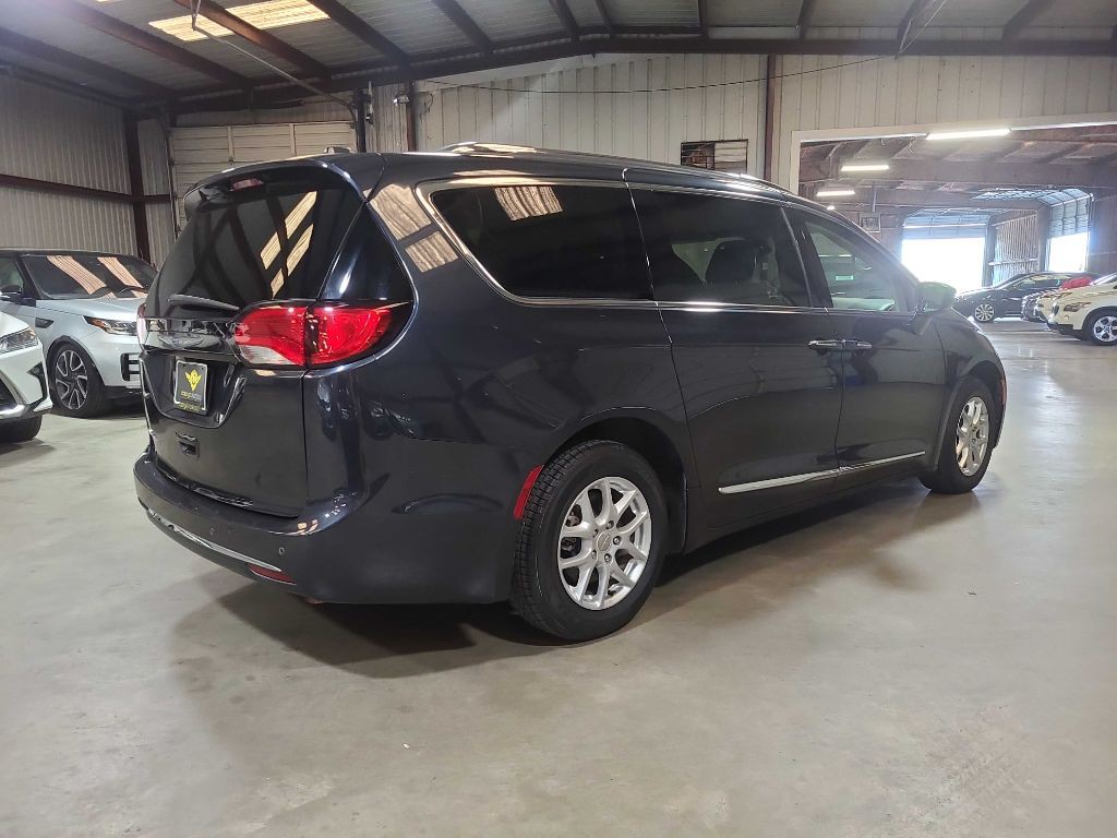 2020 Chrysler Pacifica Image 8