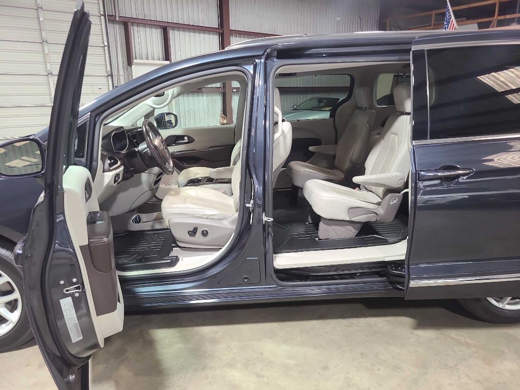 2020 Chrysler Pacifica Image 24
