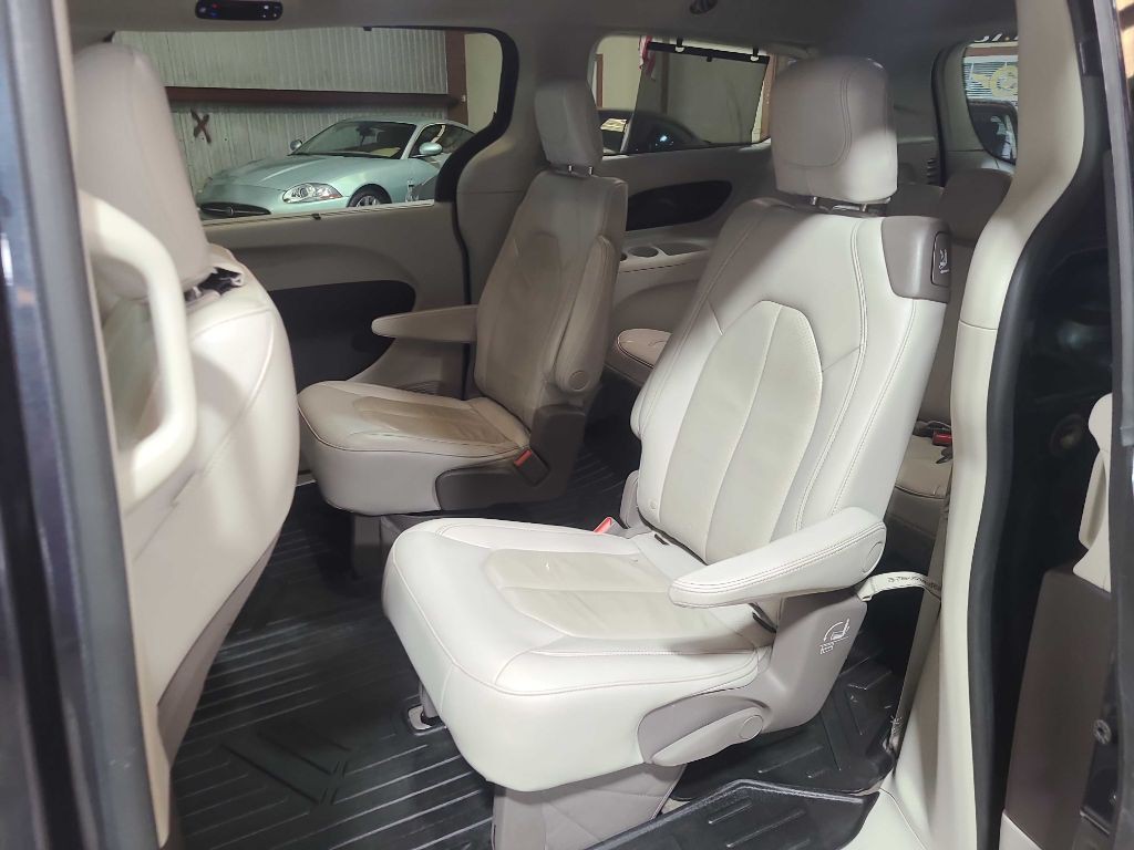 2020 Chrysler Pacifica Image 25