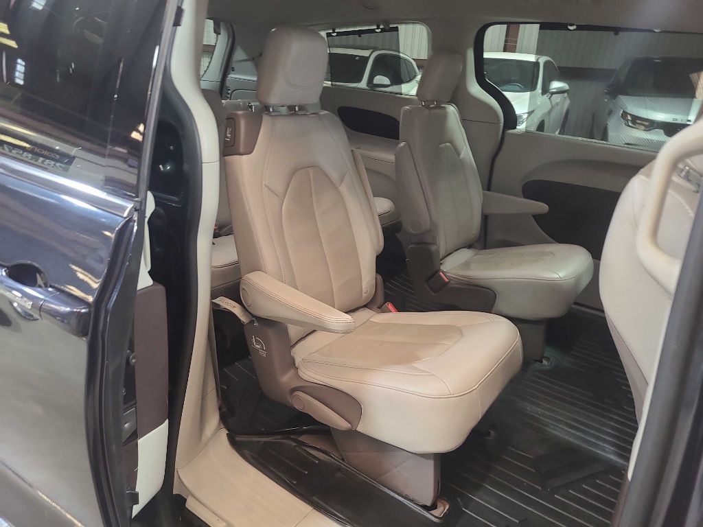2020 Chrysler Pacifica Image 30