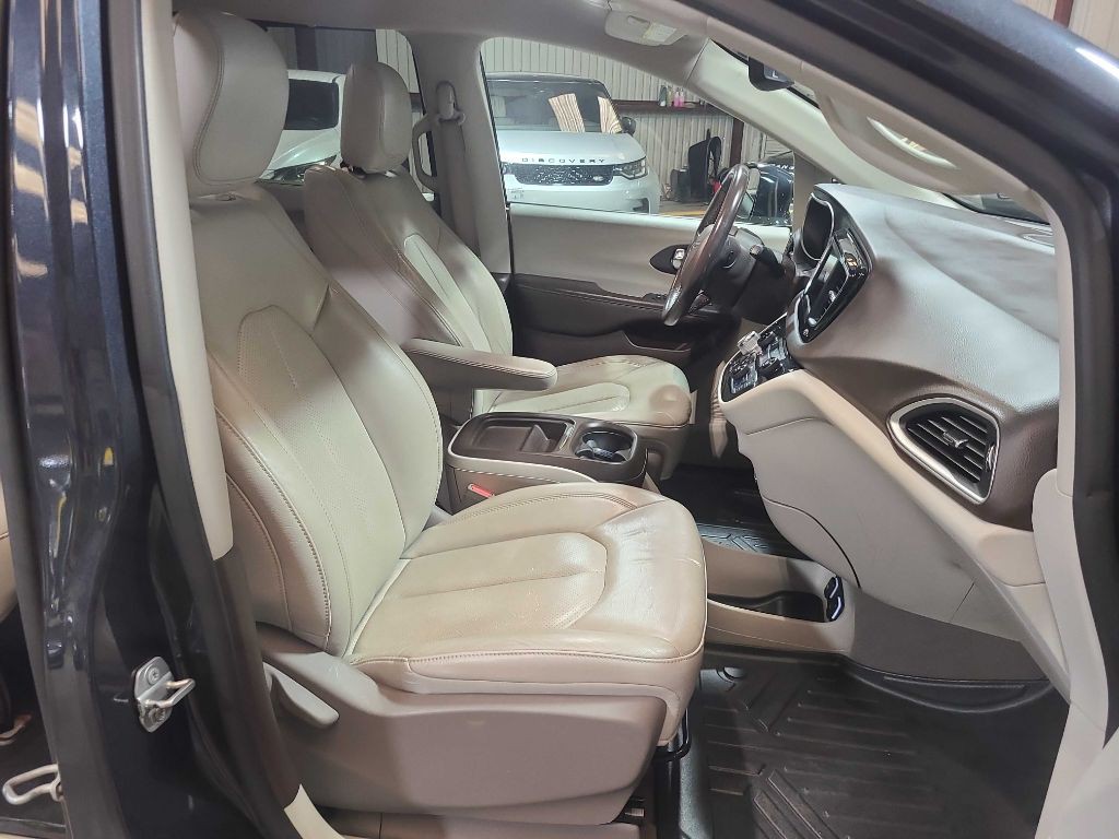 2020 Chrysler Pacifica Image 32