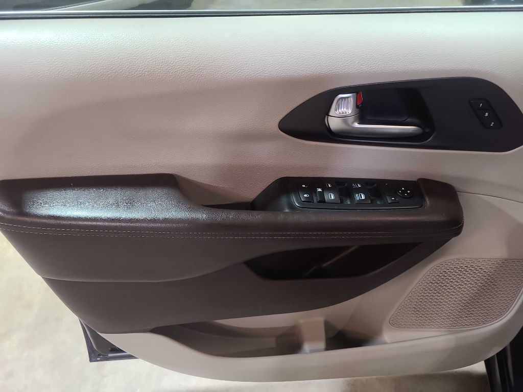 2020 Chrysler Pacifica Image 35
