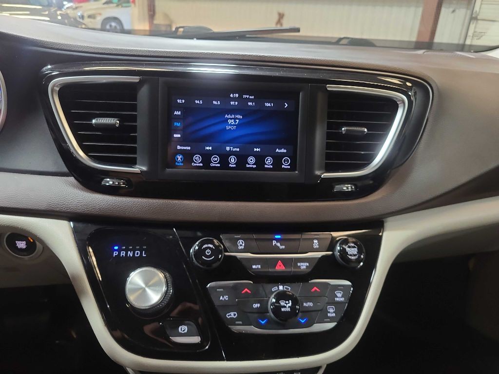 2020 Chrysler Pacifica Image 40