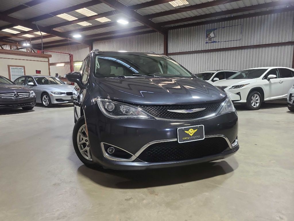 2020 Chrysler Pacifica Image 2