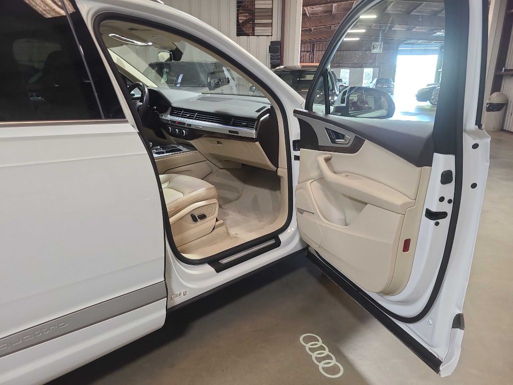 2018 Audi Q7 Image 32
