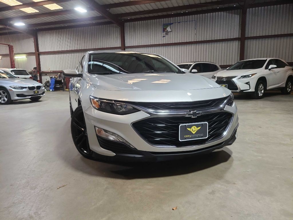 2022 Chevrolet Malibu Image 2