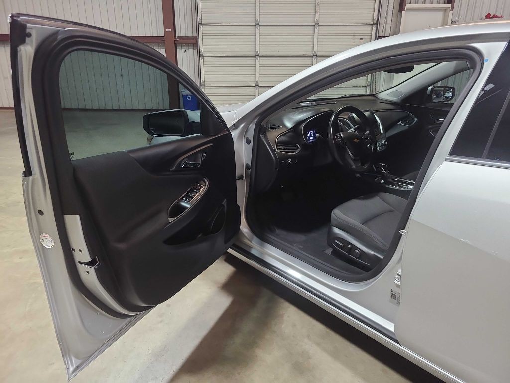 2022 Chevrolet Malibu Image 22