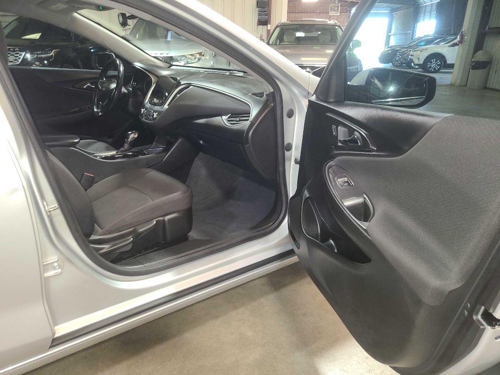 2022 Chevrolet Malibu Image 28