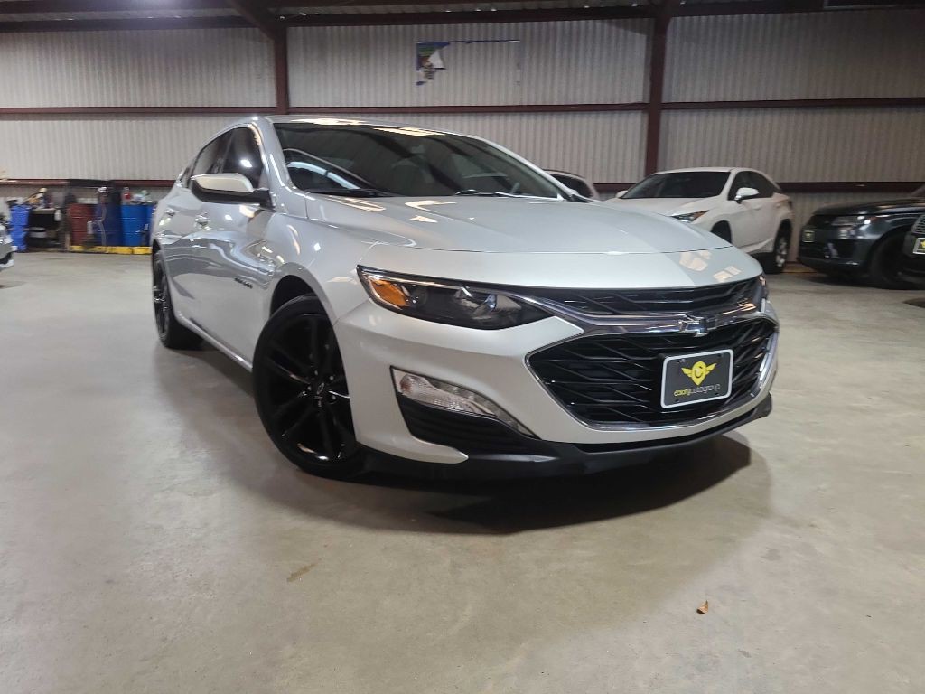 2022 Chevrolet Malibu Image 1