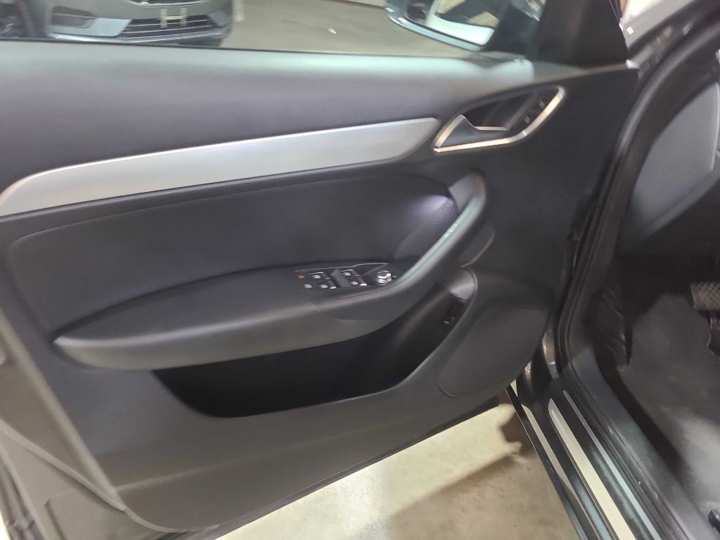 2018 Audi Q3 Image 36