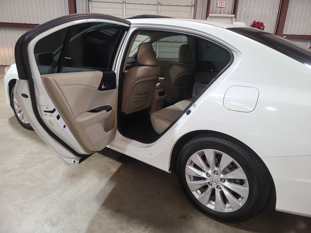 2014 Honda Accord Image 23