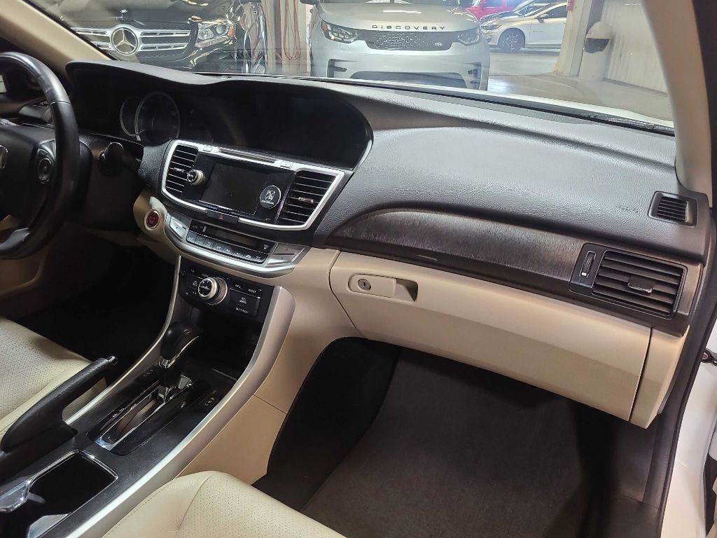 2014 Honda Accord Image 30