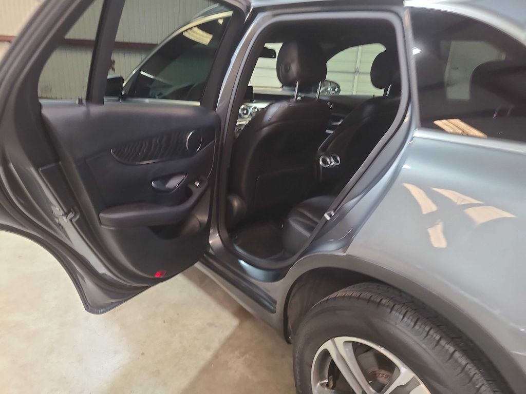2018 Mercedes-Benz GLC-Class Image 24