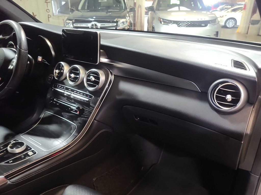 2018 Mercedes-Benz GLC-Class Image 32