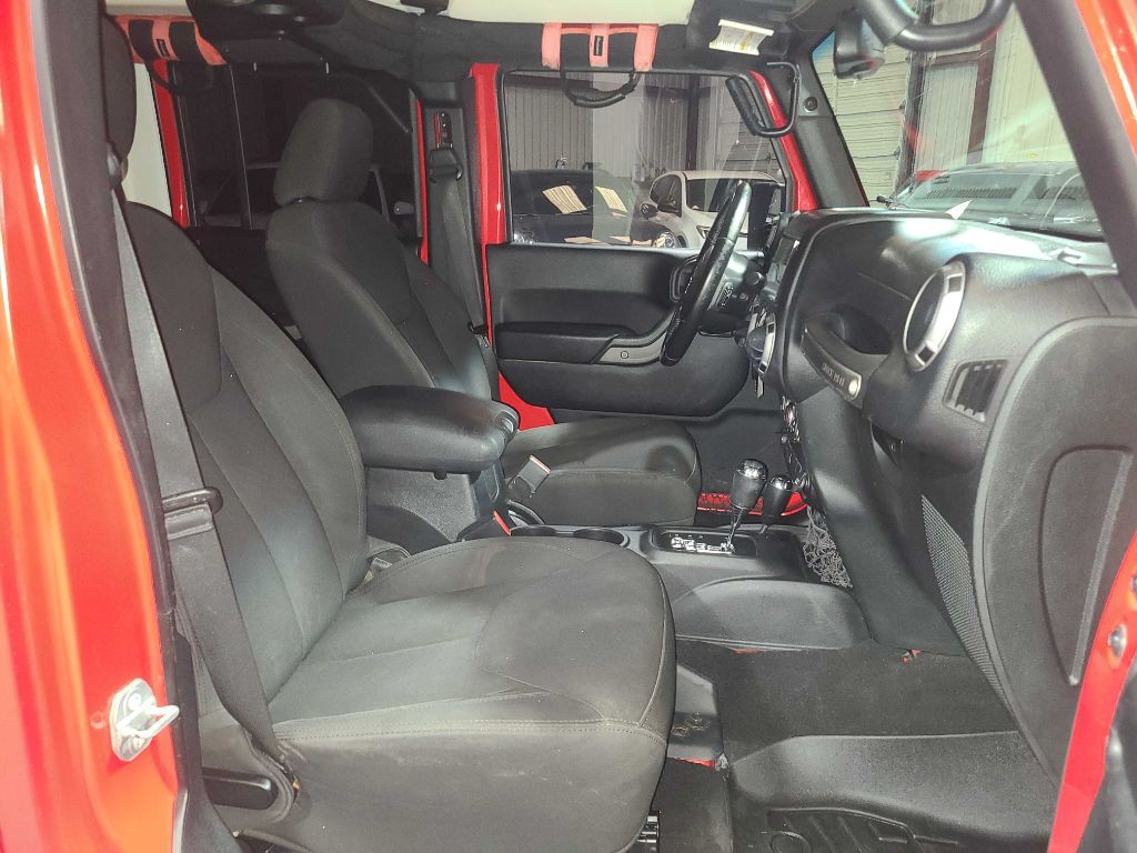 2016 Jeep Wrangler Unlimited Image 32