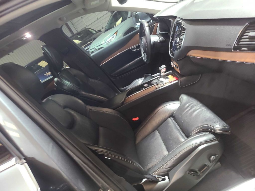 2018 Volvo XC90 Image 34