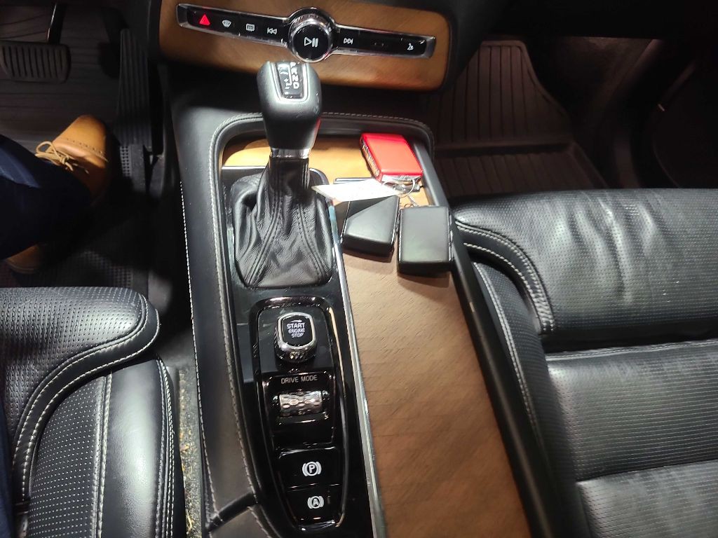 2018 Volvo XC90 Image 41