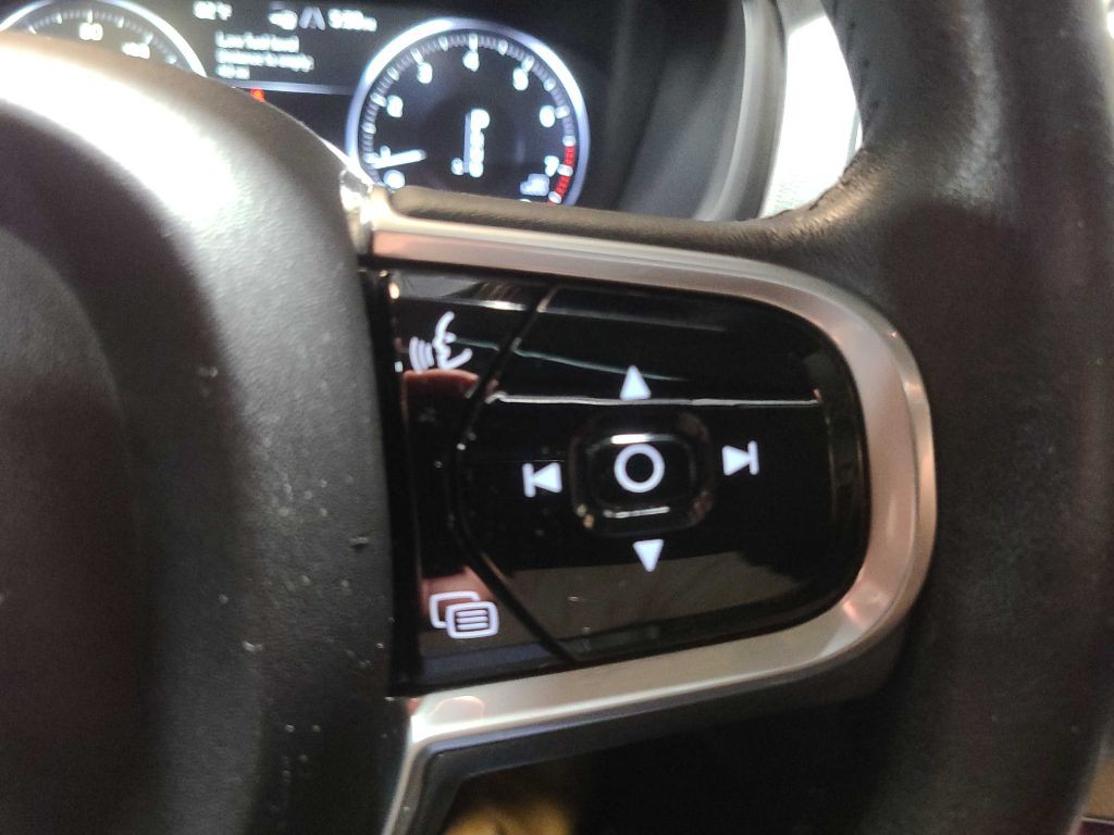 2018 Volvo XC90 Image 45