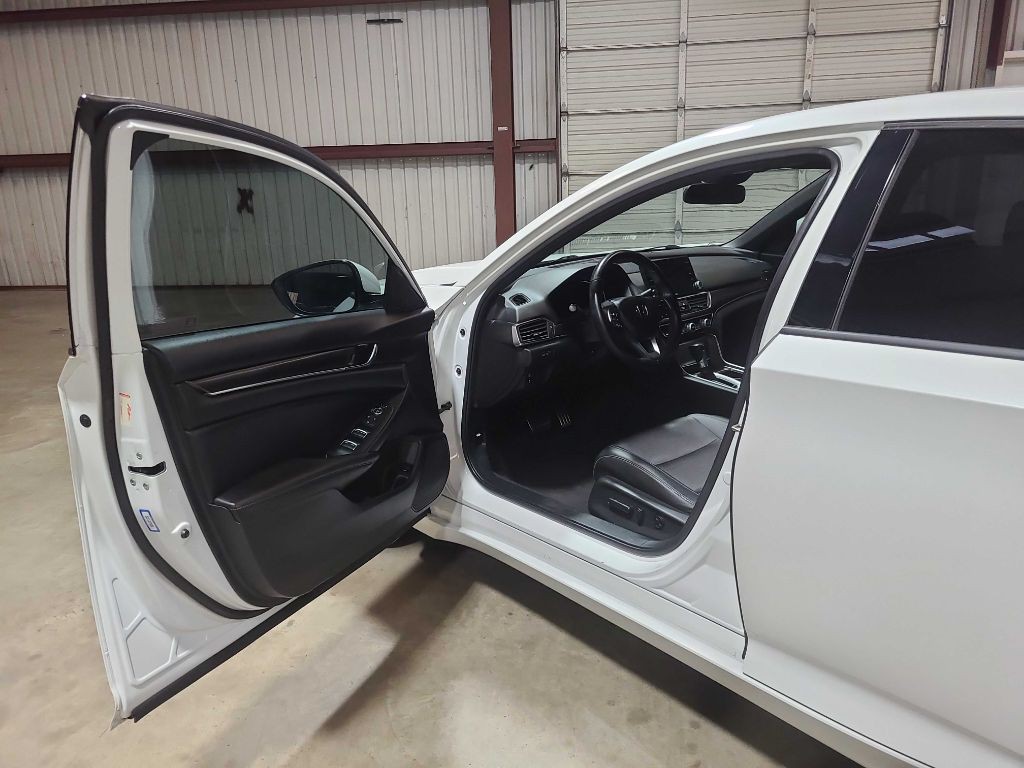 2019 Honda Accord Image 18
