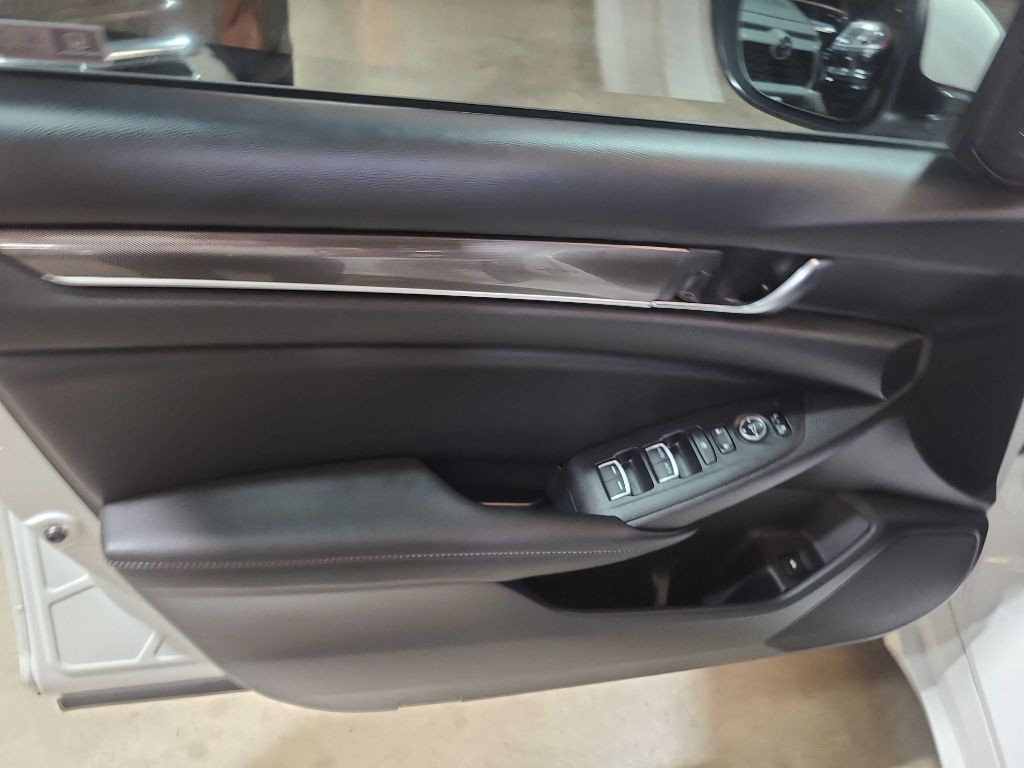 2019 Honda Accord Image 28