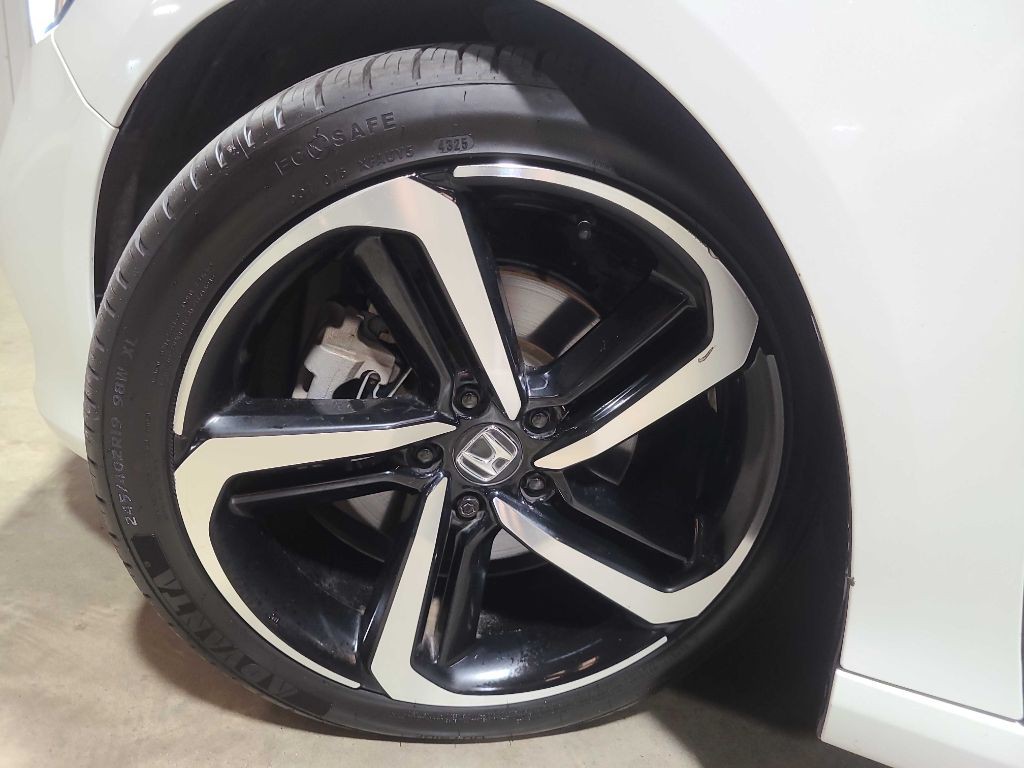 2019 Honda Accord Image 38
