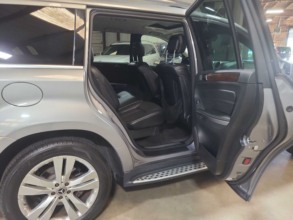 2011 Mercedes-Benz GL-Class Image 26