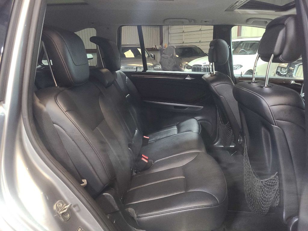 2011 Mercedes-Benz GL-Class Image 27