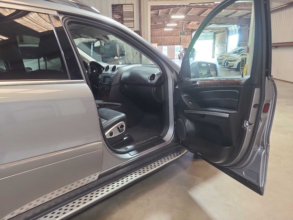 2011 Mercedes-Benz GL-Class Image 28