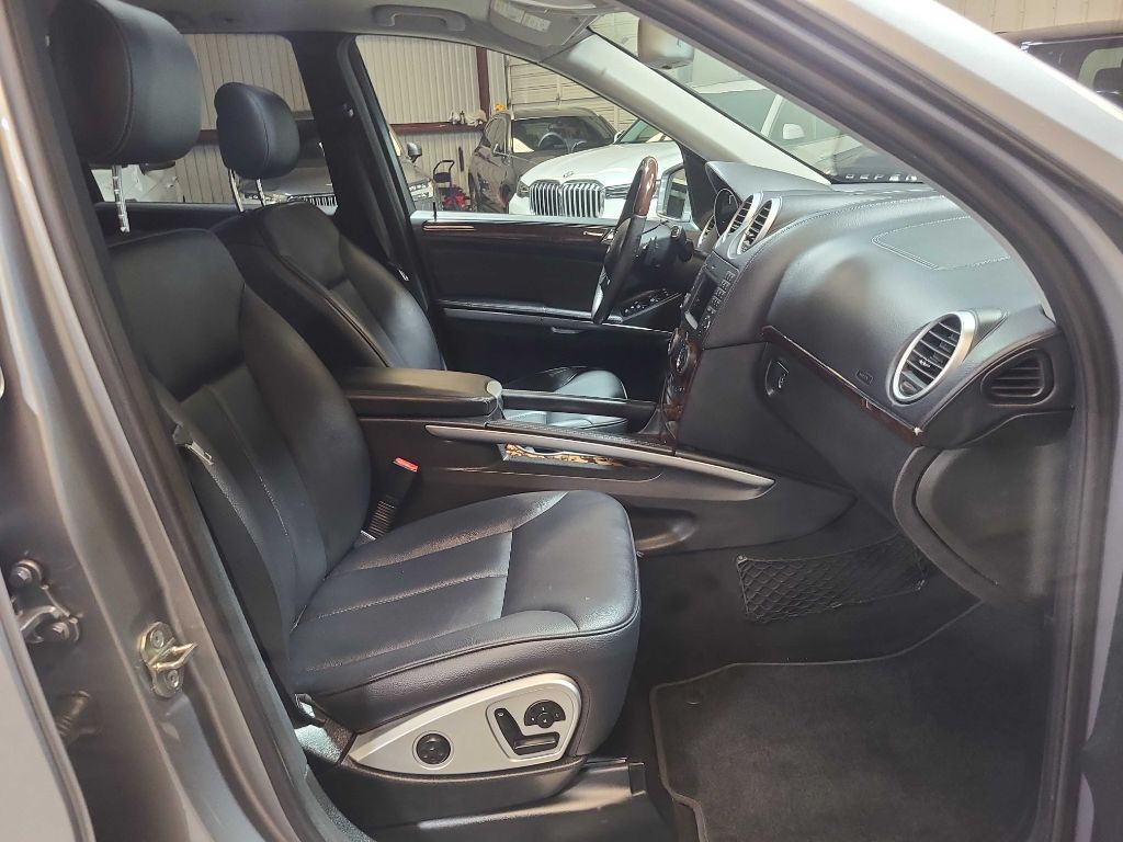 2011 Mercedes-Benz GL-Class Image 29
