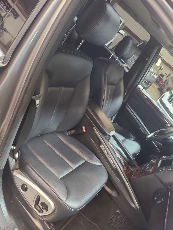 2011 Mercedes-Benz GL-Class Image 30