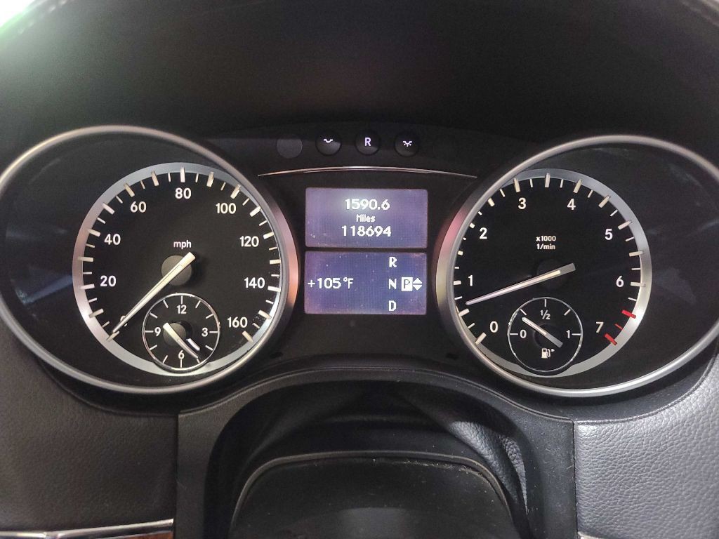 2011 Mercedes-Benz GL-Class Image 35