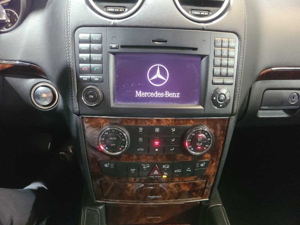 2011 Mercedes-Benz GL-Class Image 36