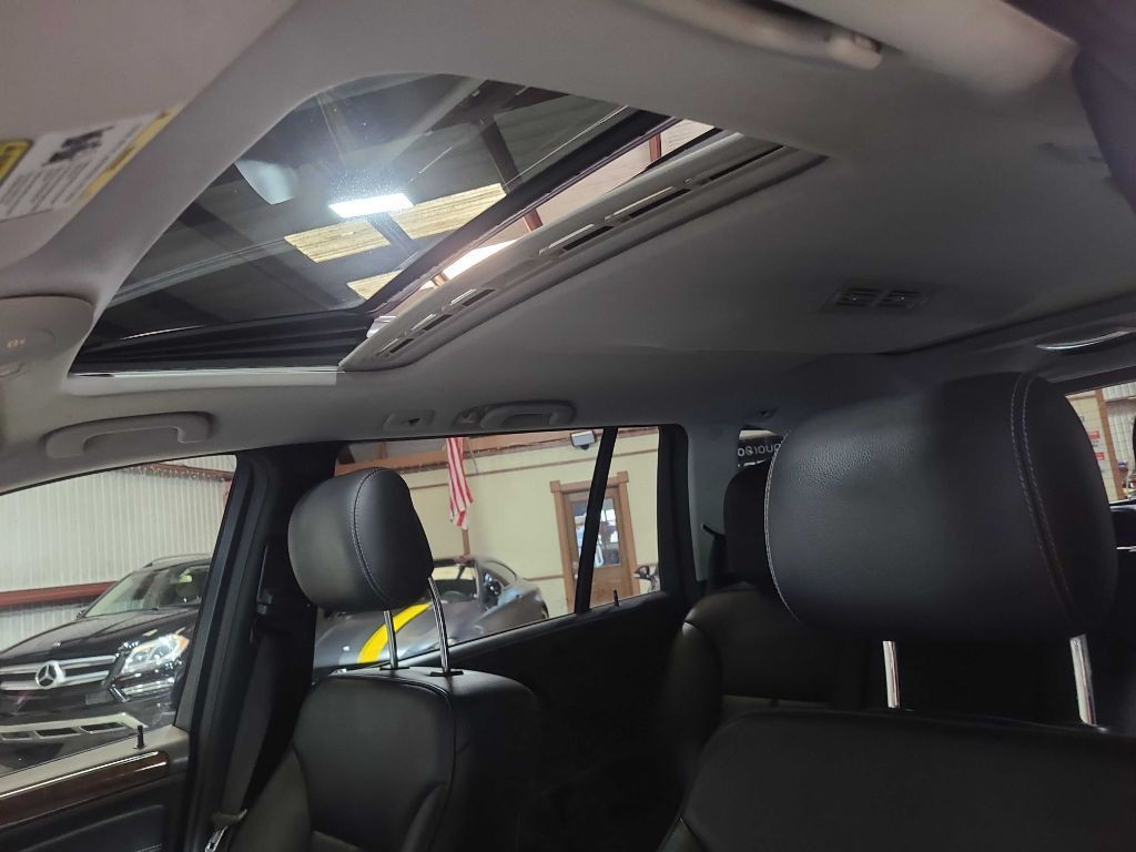 2011 Mercedes-Benz GL-Class Image 42