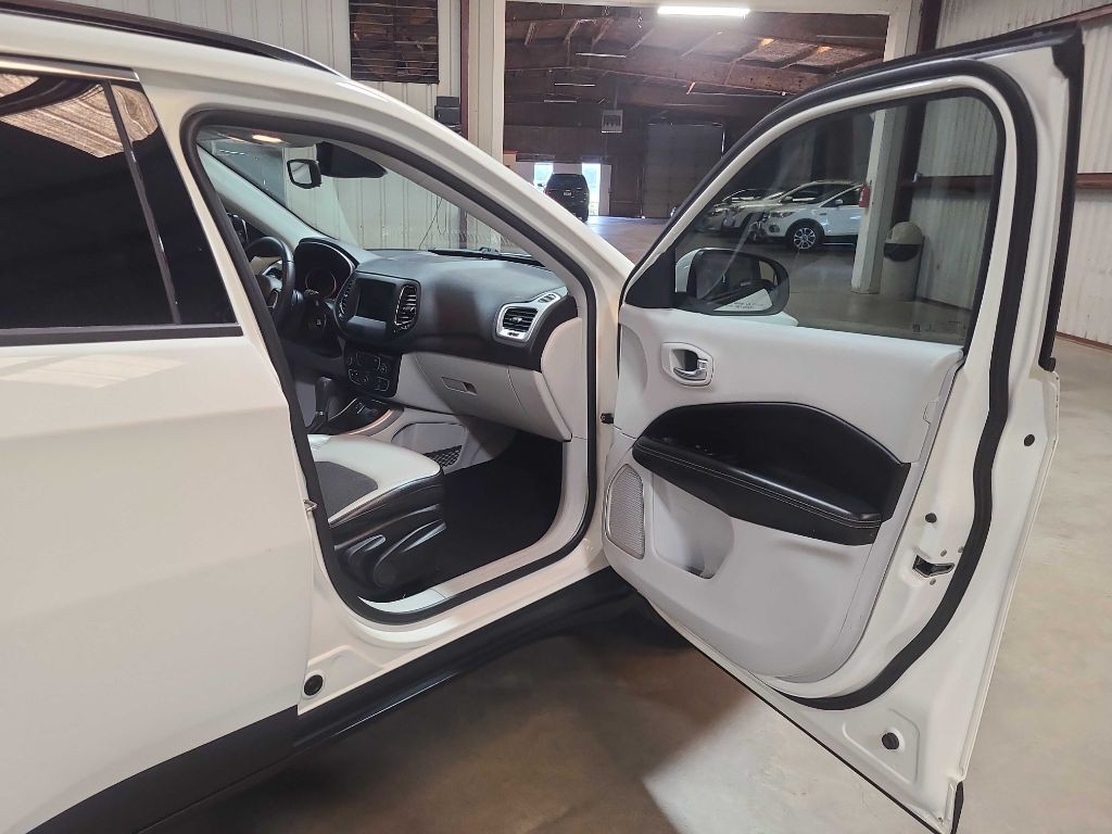 2020 Jeep Compass Image 28