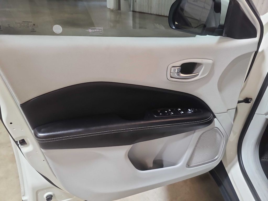 2020 Jeep Compass Image 31