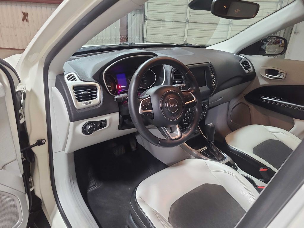 2020 Jeep Compass Image 32