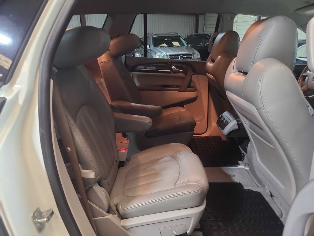 2015 Buick Enclave Image 28