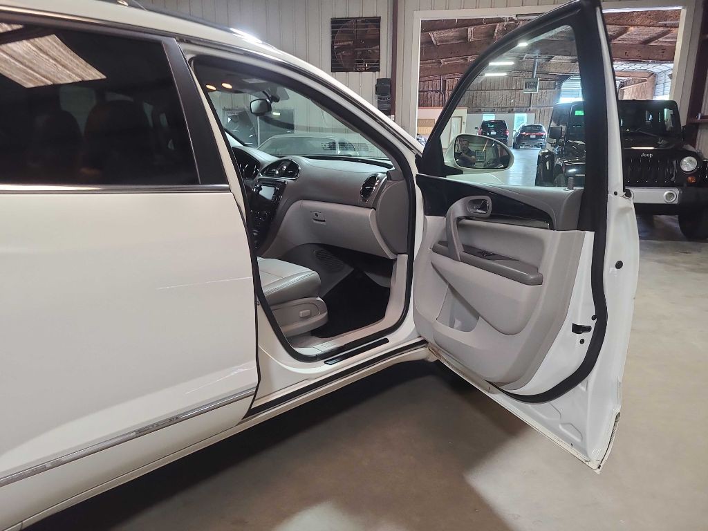 2015 Buick Enclave Image 30