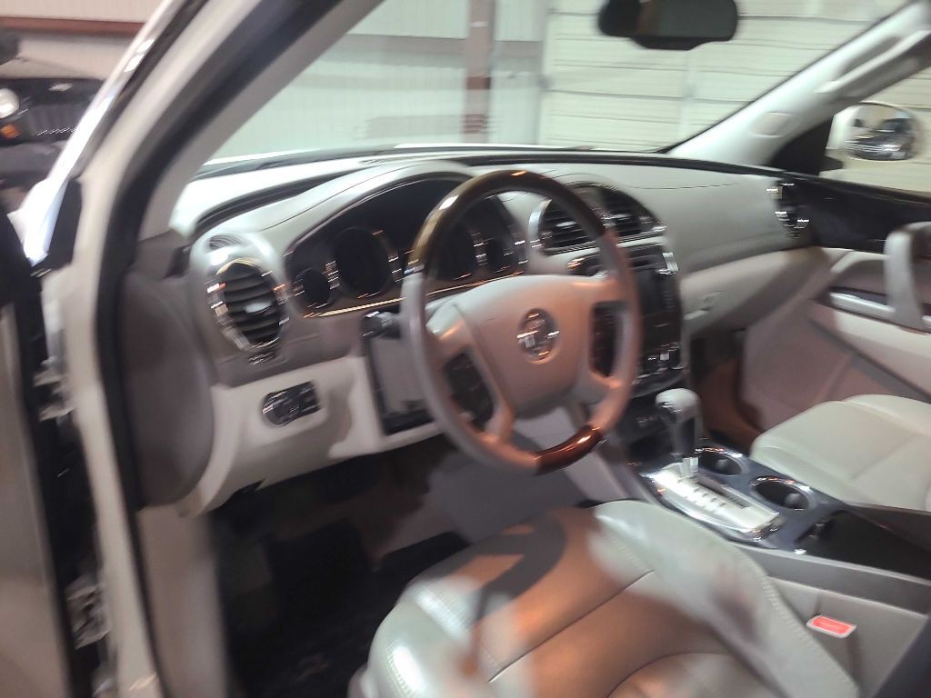 2015 Buick Enclave Image 32